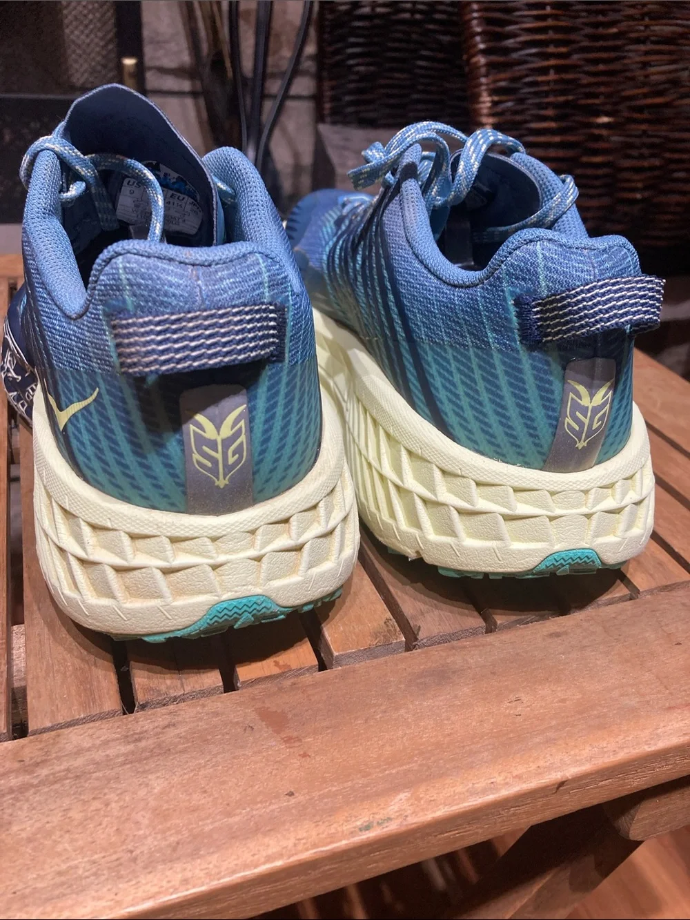 Hoka One One Speedgoat 4 Womens 9 Trail Running Shoes 1106527 PBLG *No Insoles